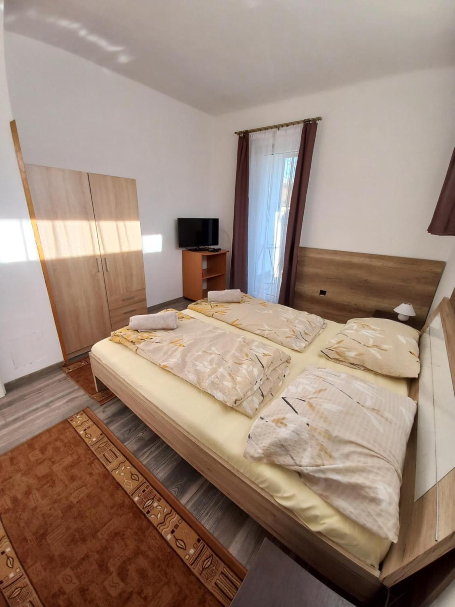 Aquatherma Apartman Шарошпатак Экстерьер фото