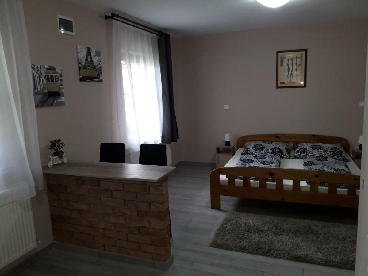 Aquatherma Apartman Шарошпатак Экстерьер фото